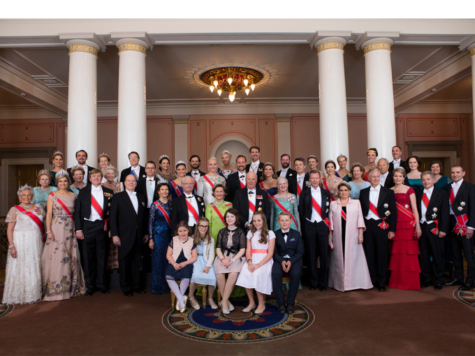 Guests photographed with the birthday celebrants prior to this evening’s gala dinner. Photo: Thomas Brun / NTB scanpix